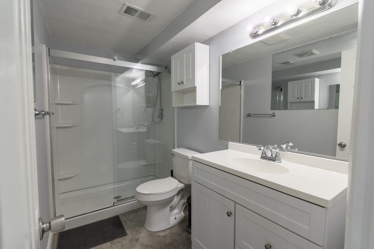 8871 Rutgers St #5 - Photo 5 of 16