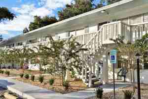 featured image of 1140 S Ridgewood Ave