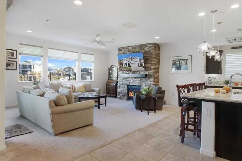 18088 Clementine Ct - Photo 3 of 3