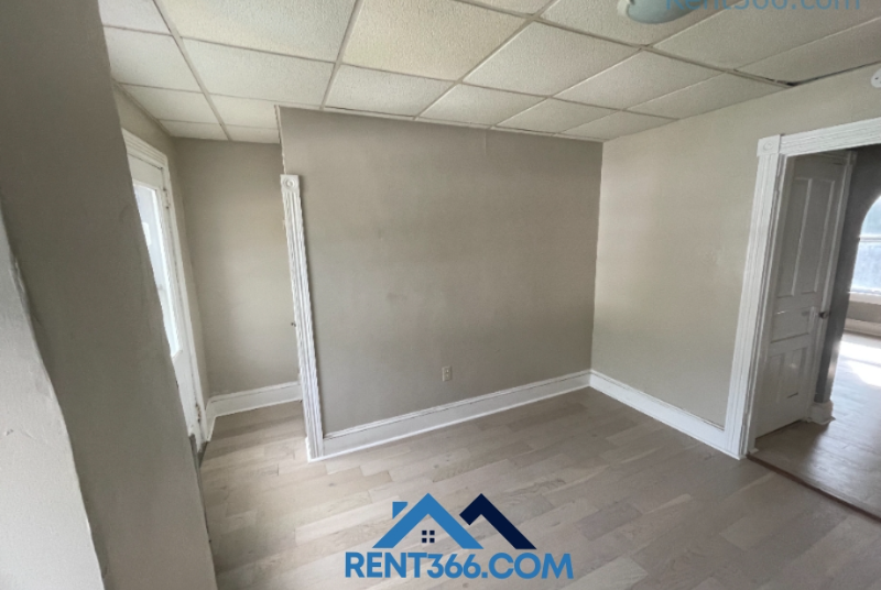 582 Sunbury St - Photo 2 of 9