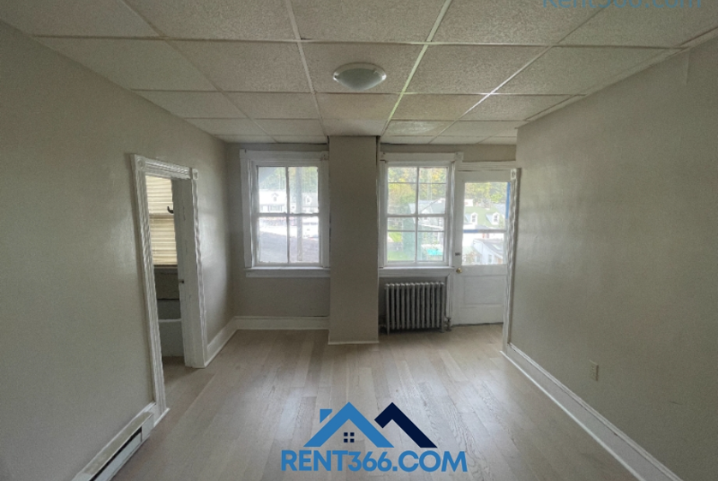 582 Sunbury St - Photo 7 of 9