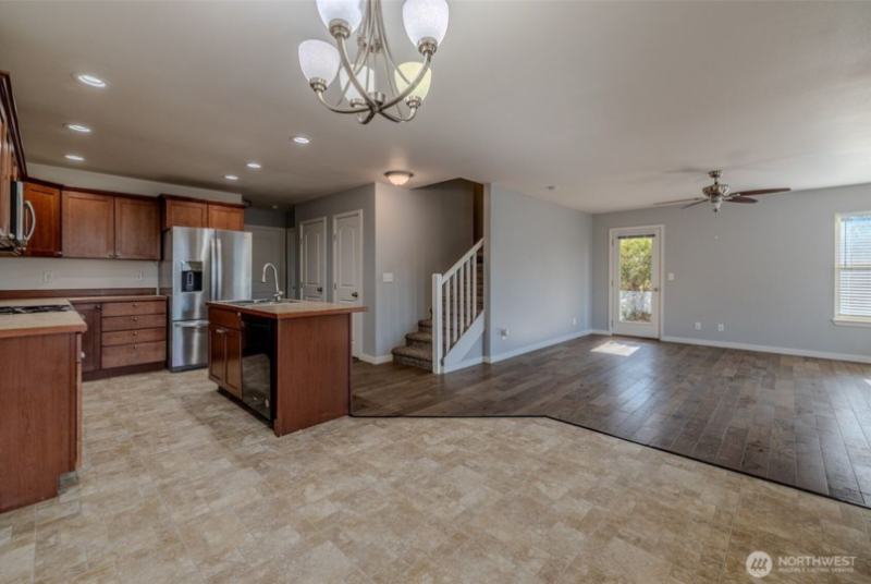 1519 Springwater Ave - Photo 3 of 8