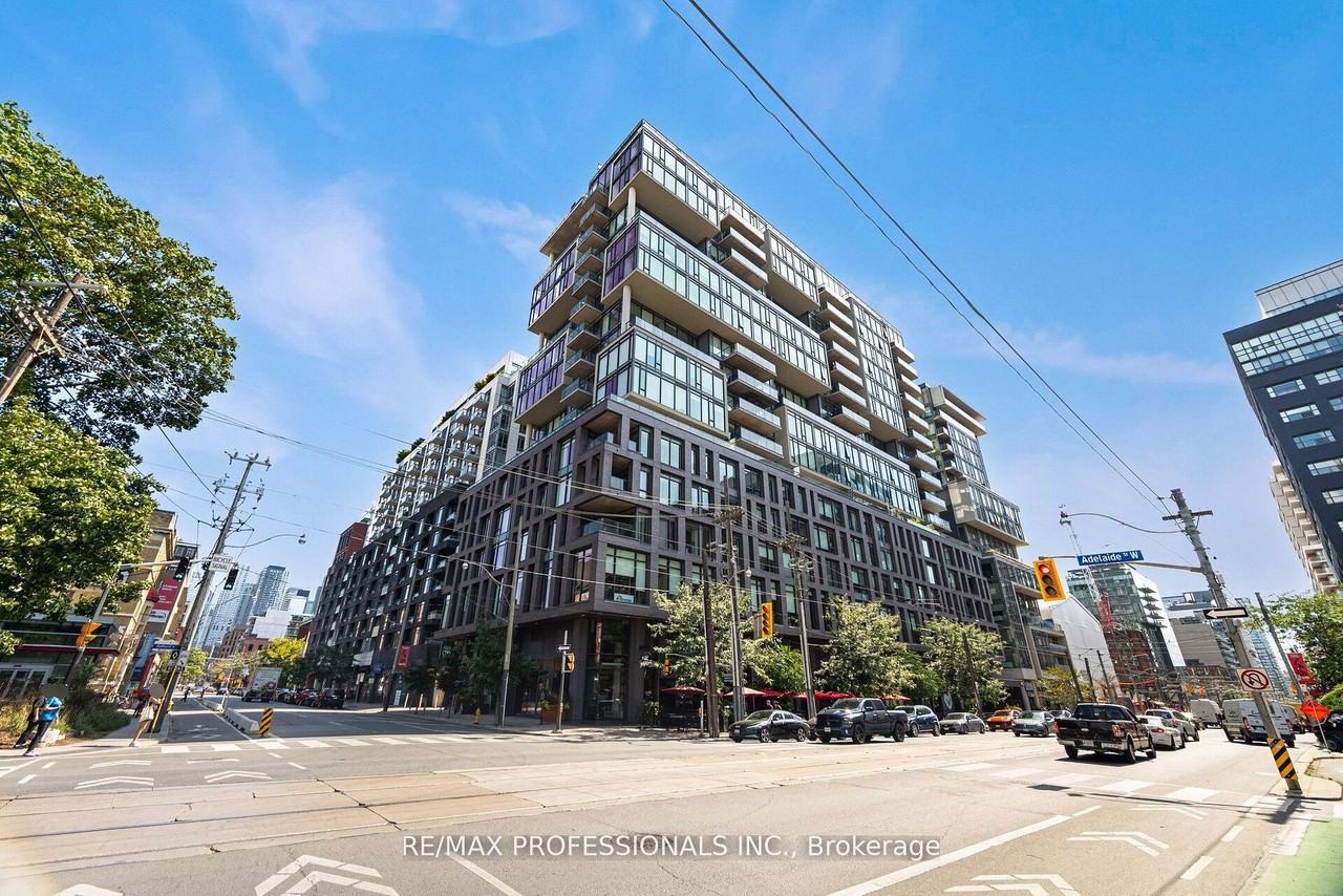 111 Bathurst Street #716