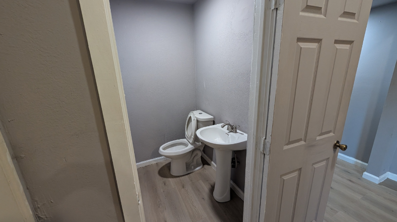 1235 32nd St #REAR - Photo 6 of 18