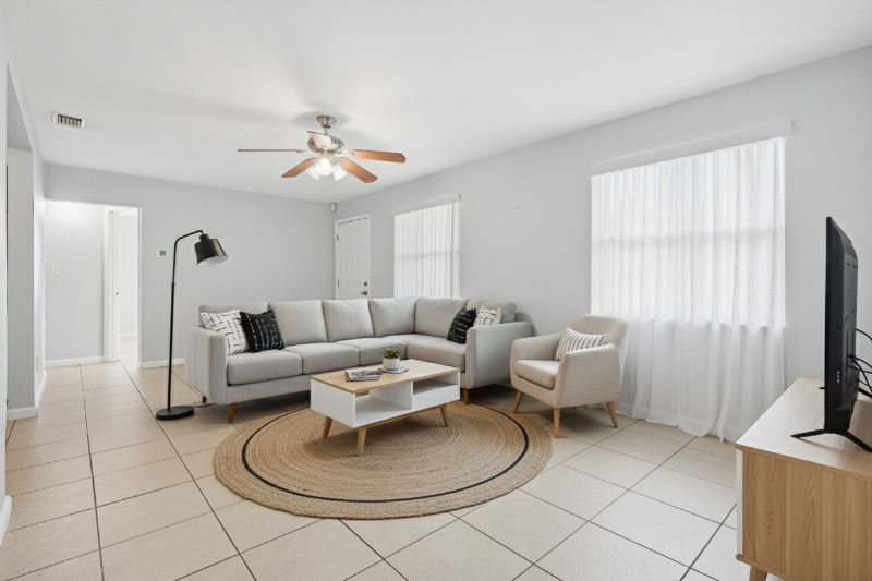 4220 38th Ave N - Photo 3 of 17