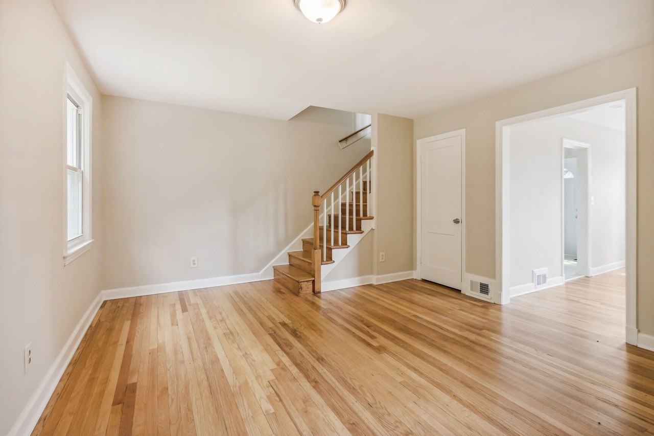 5053 11th St Ne - Photo 3 of 26