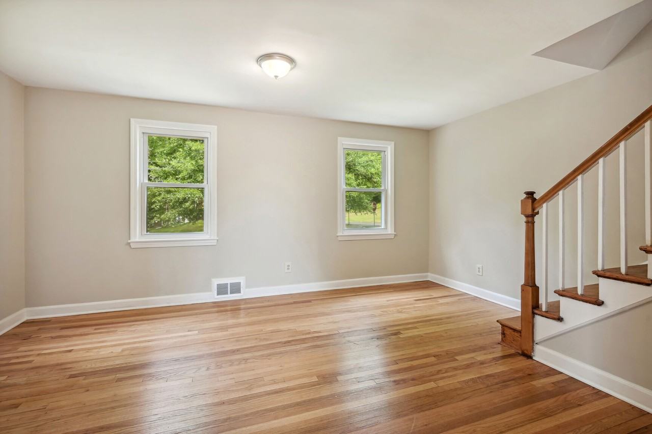 5053 11th St Ne - Photo 4 of 26