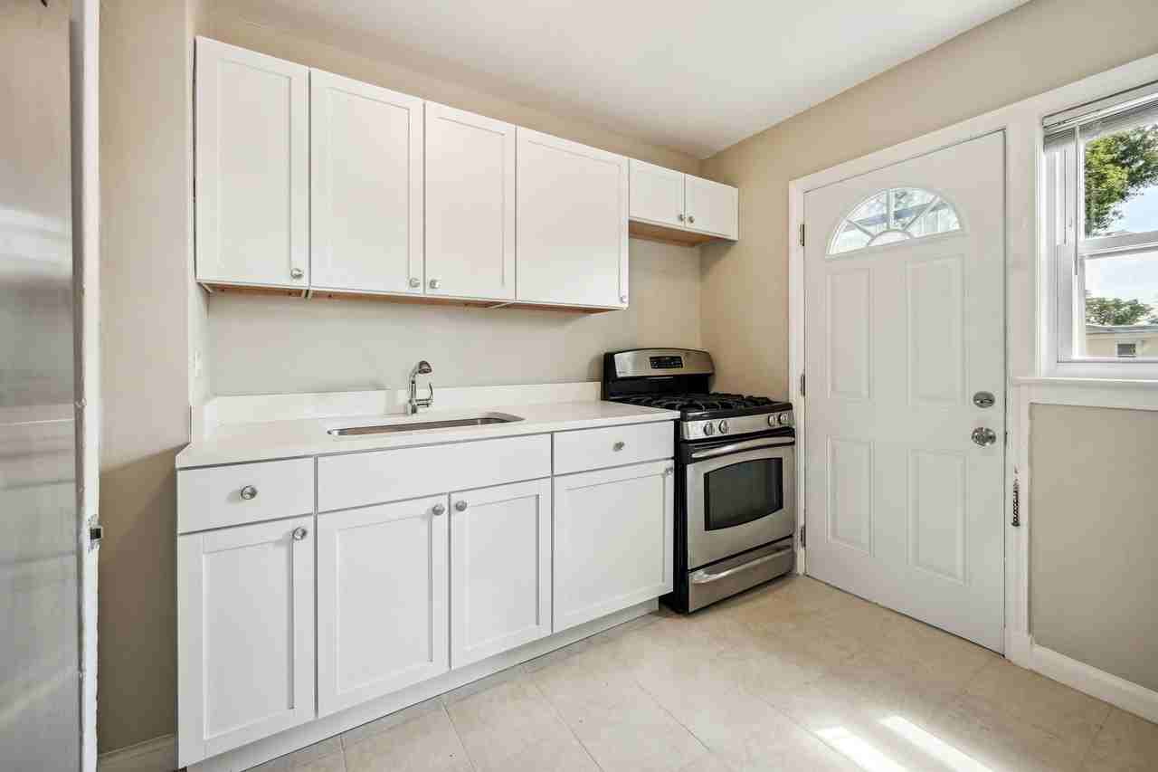 5053 11th St Ne - Photo 5 of 26