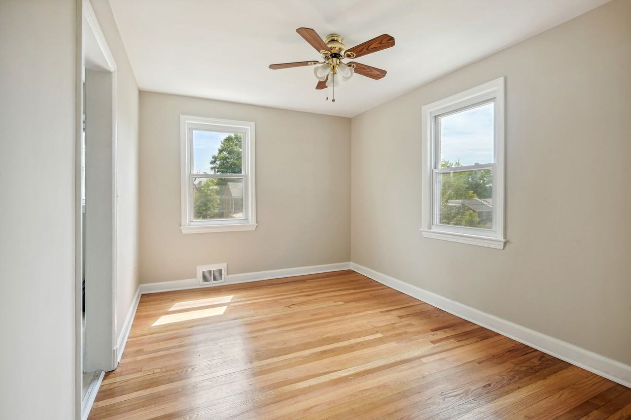 5053 11th St Ne - Photo 6 of 26