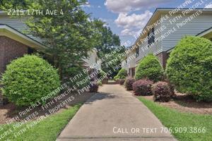 featured image of 2215 17th Ave