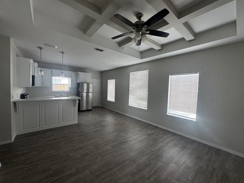 1618 Playa Dr - Photo 2 of 13