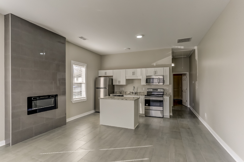 1928 Southern Ave - Photo 7 of 14