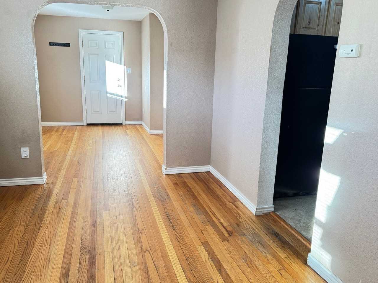 2509 Bent Ave - Photo 5 of 16