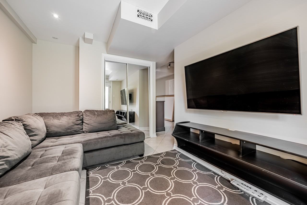 97 Piperbrook Crescent - Photo 5 of 11