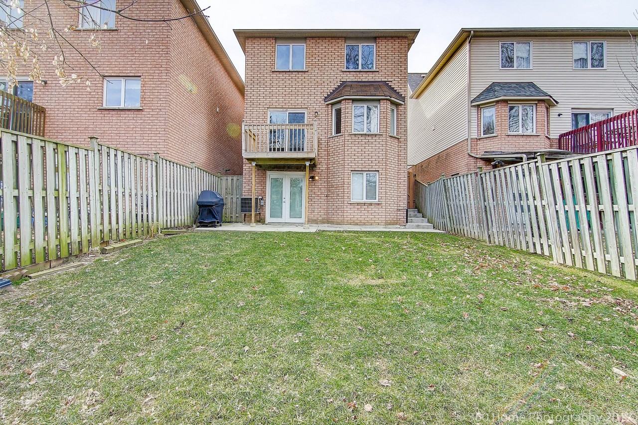 97 Piperbrook Crescent - Photo 2 of 11