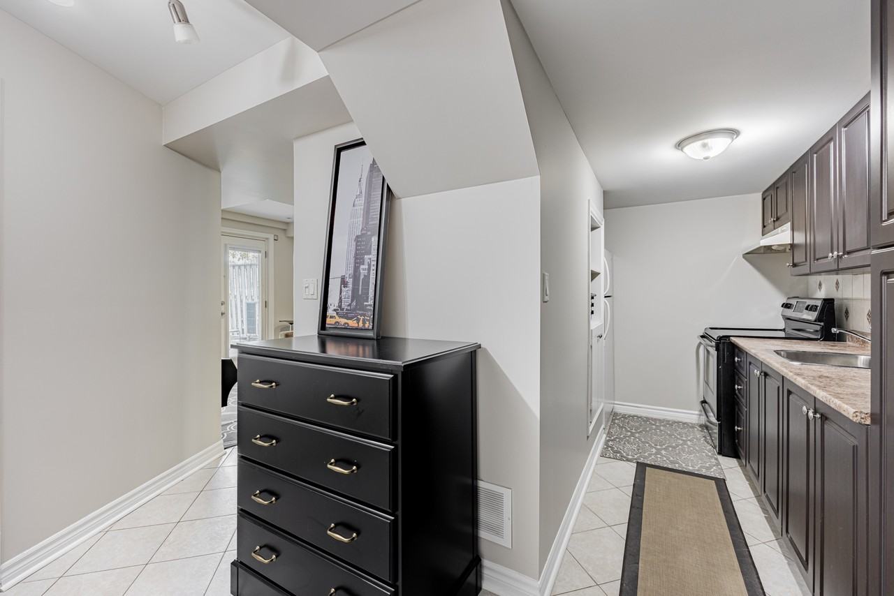 97 Piperbrook Crescent - Photo 6 of 11