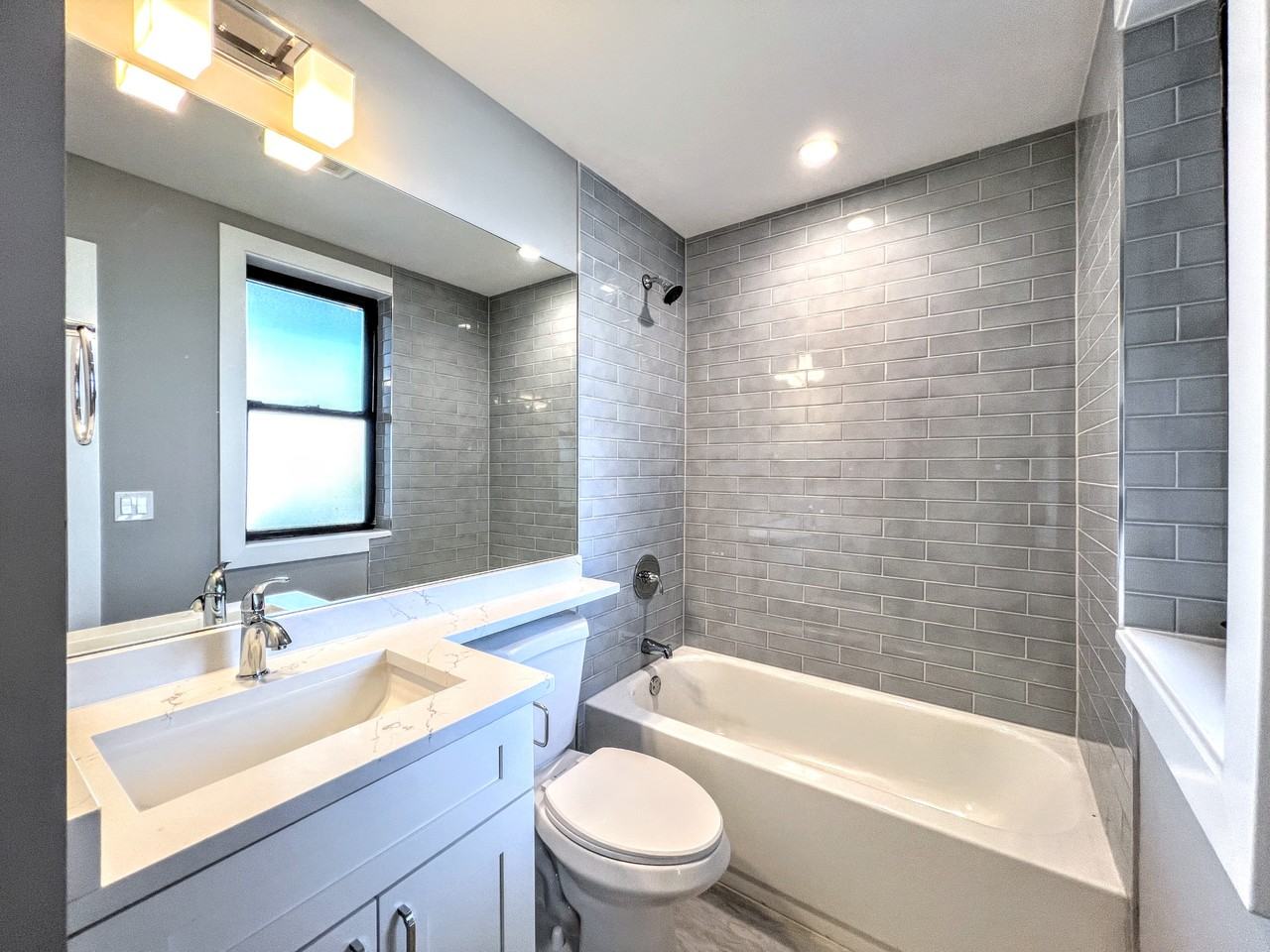 3941 N Janssen Ave #E3 - Photo 5 of 6