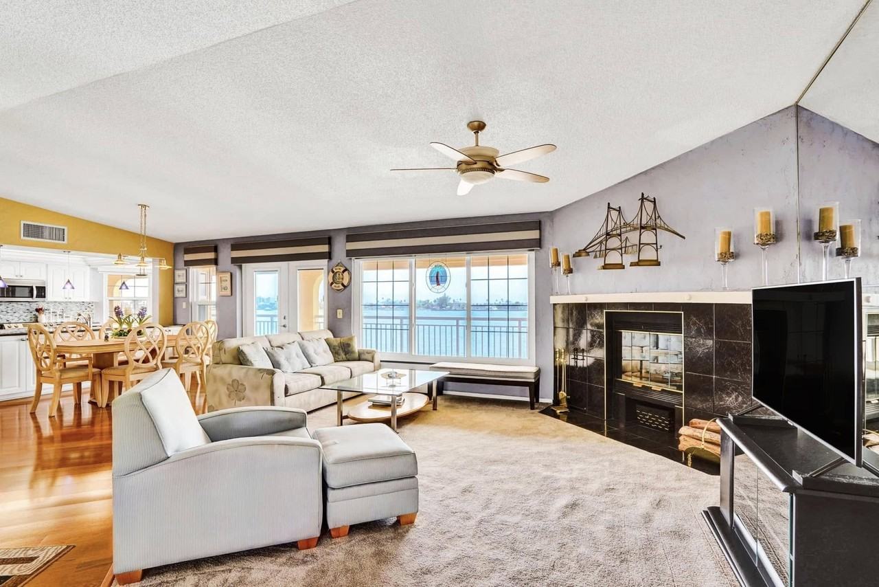 370 8th Ave N #8 - Photo 5 of 49