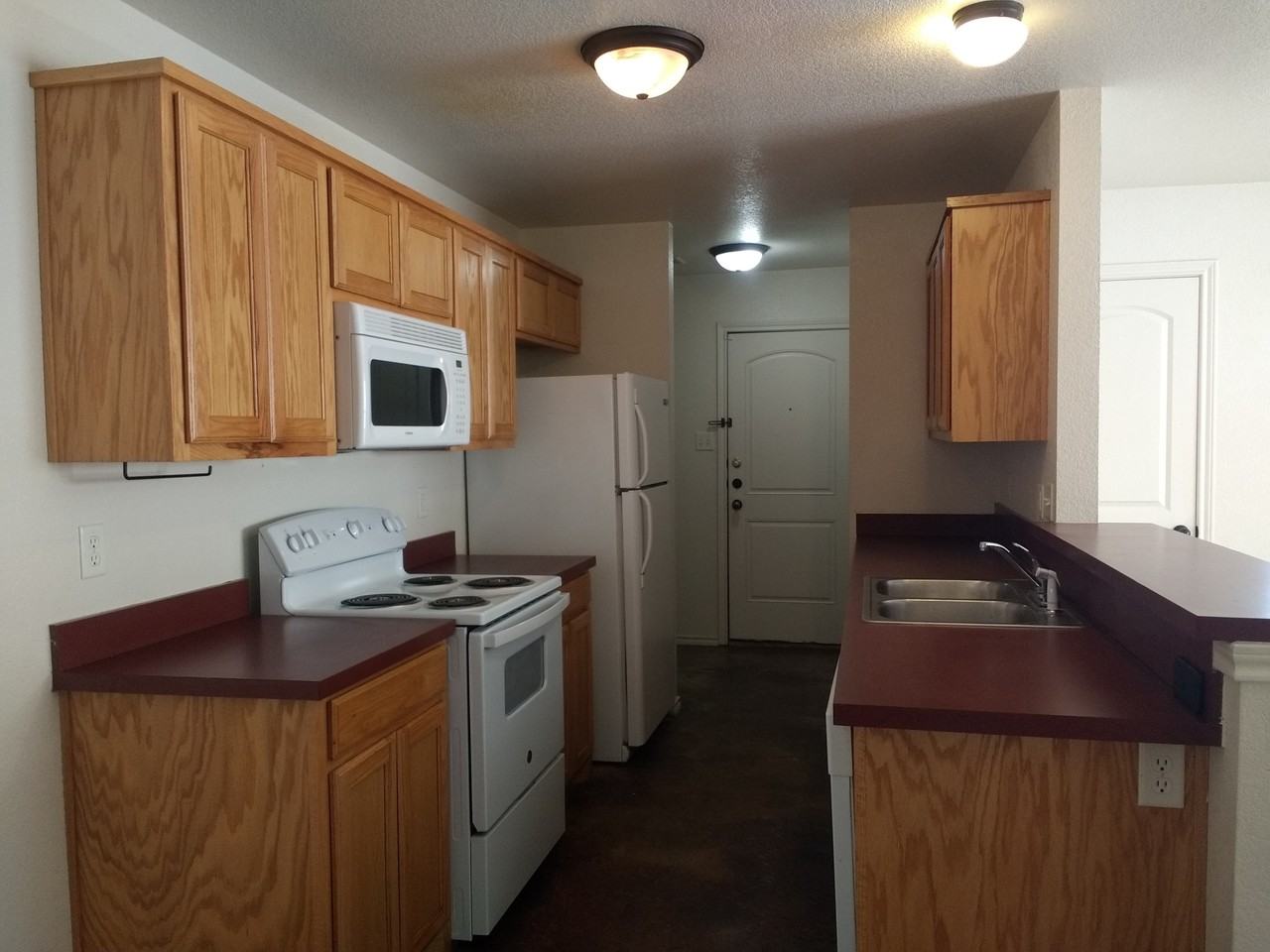8124 Doreen Ave - Photo 2 of 9