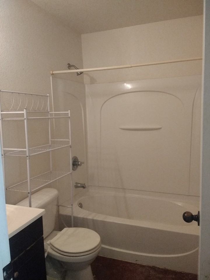 8124 Doreen Ave - Photo 3 of 9