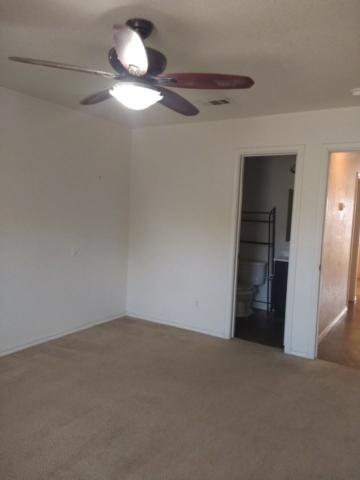 8124 Doreen Ave - Photo 6 of 9