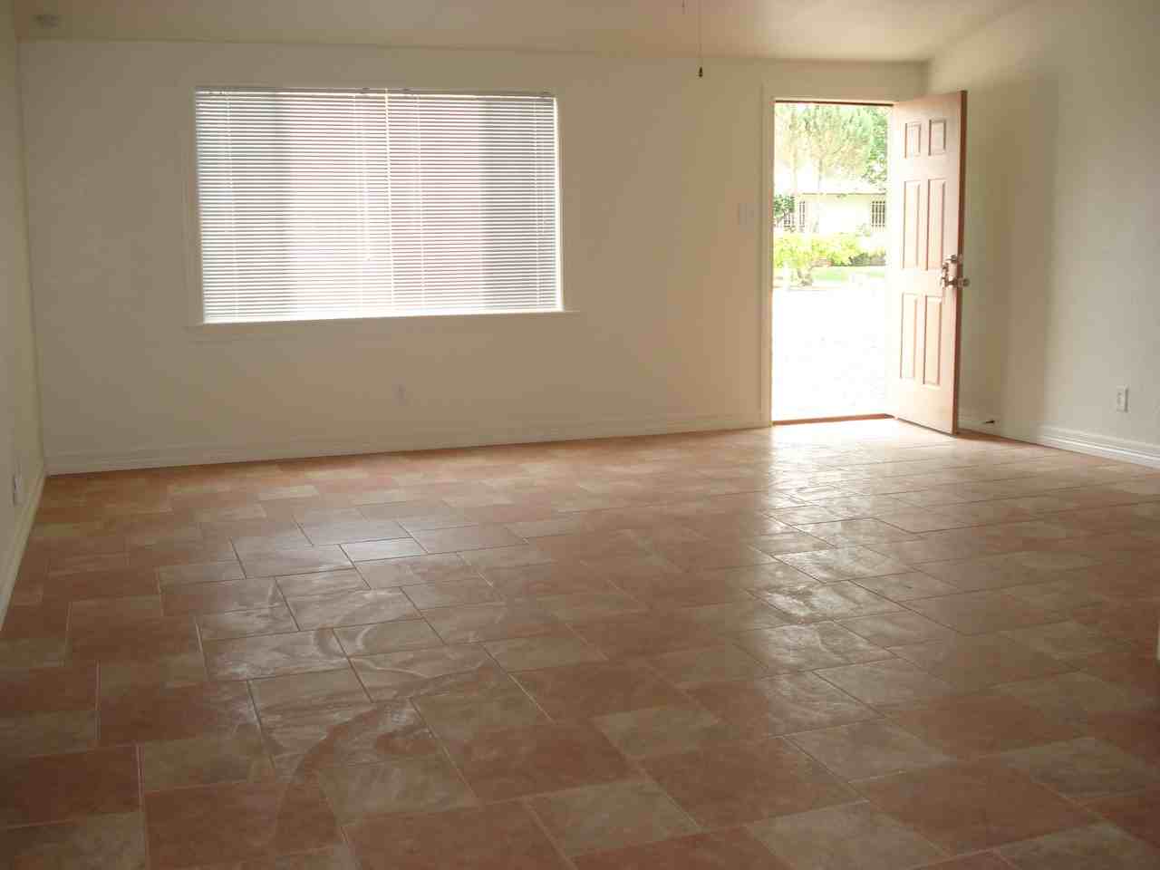 703 S Fruitland Dr #NA - Photo 3 of 10