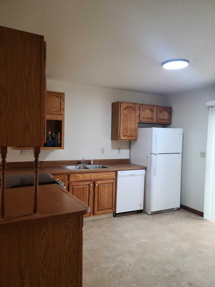 840 Terry Ave #84OAND842 - Photo 2 of 11