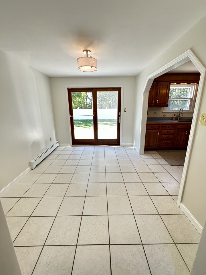 14 Clare Ln #14 - Photo 5 of 25