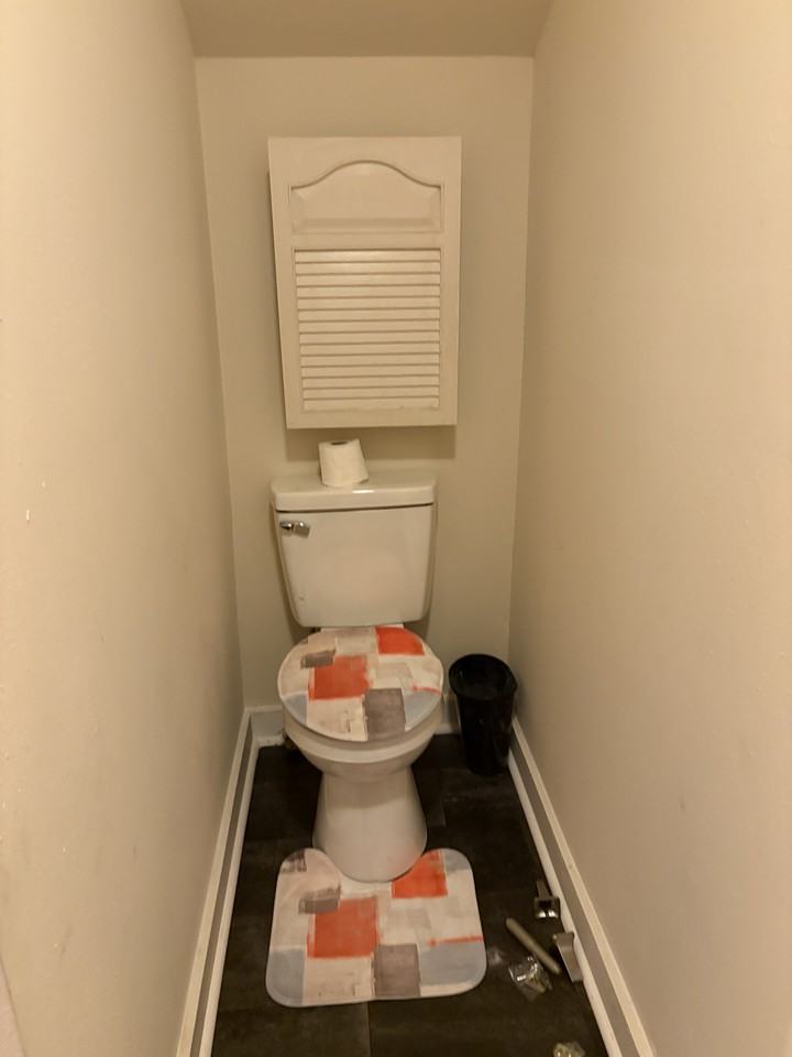 215 W 5th St #G - Photo 6 of 17