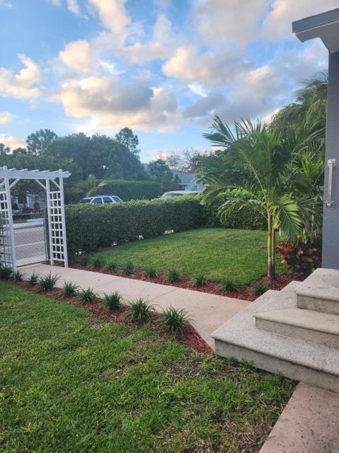 12 S E St #1 - Photo 3 of 18