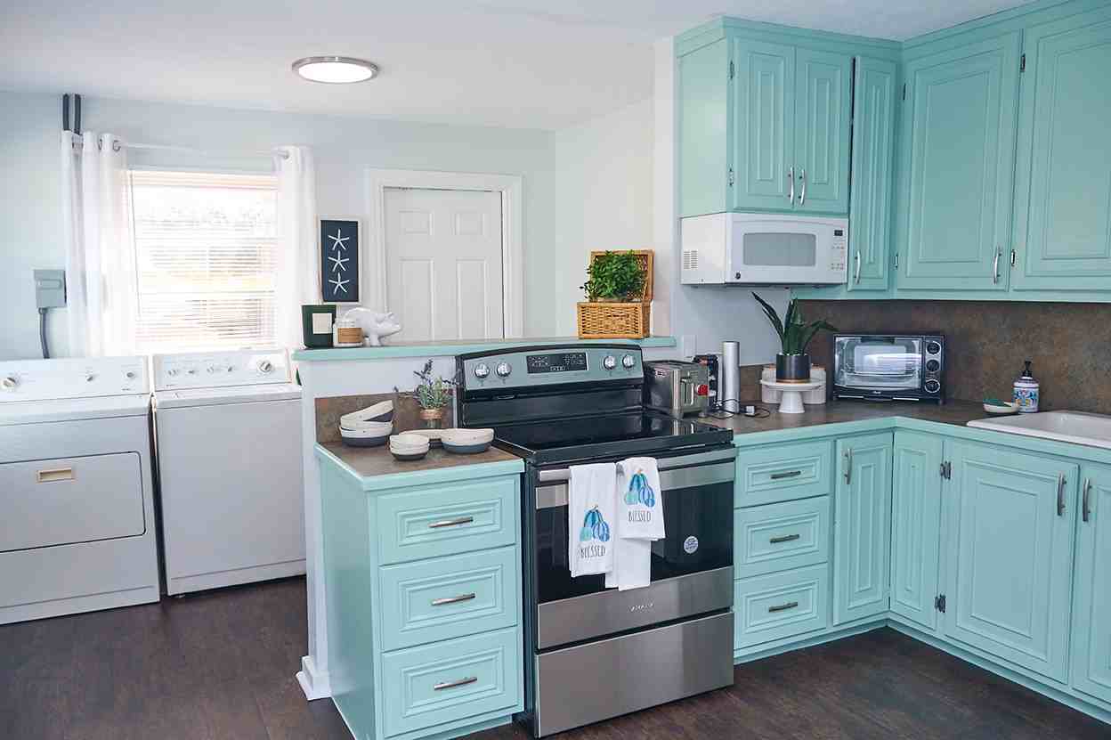 12 S E St #1 - Photo 4 of 18