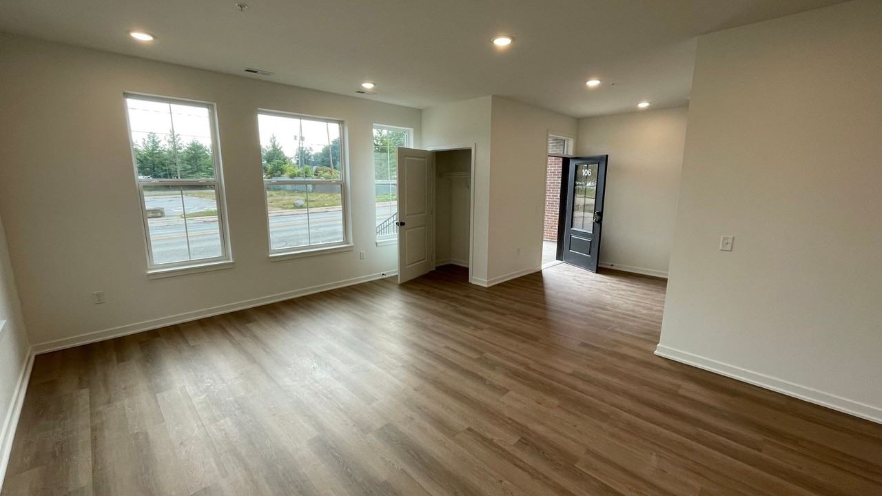 Park Indy Rowhomes! - Photo 7 of 42