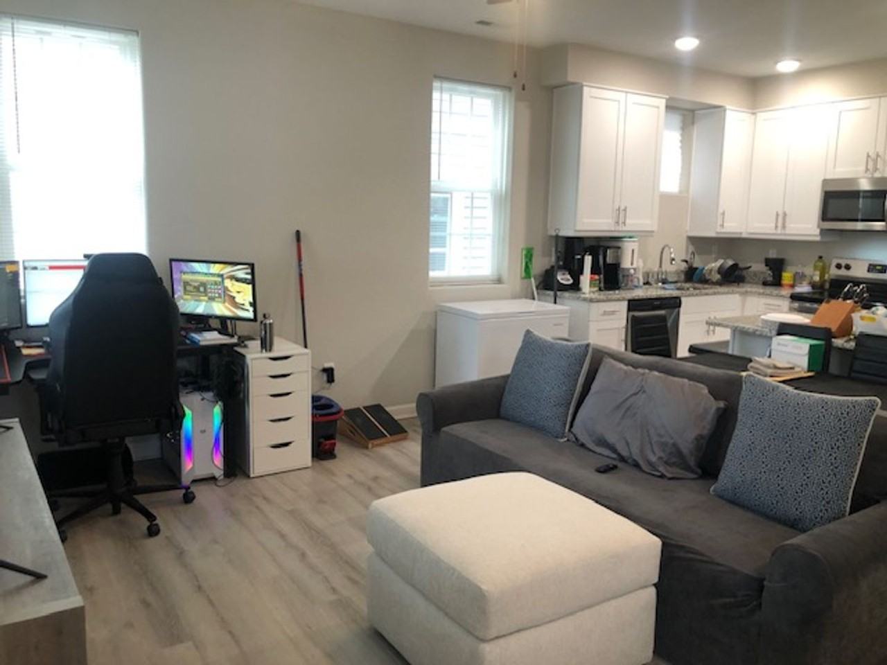 746 Fremont St - Photo 2 of 26