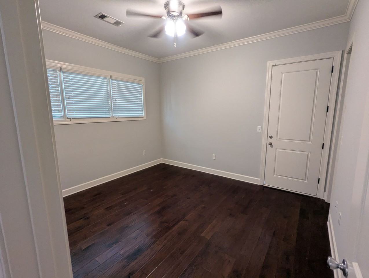 2136 8th St - Photo 6 of 9