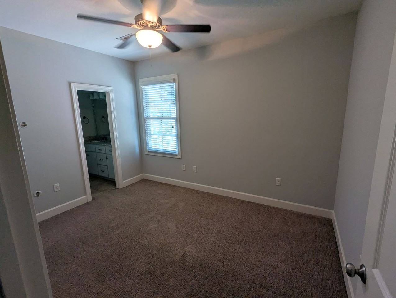 2136 8th St - Photo 7 of 9