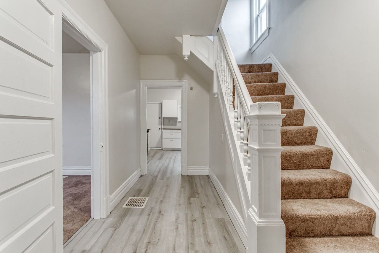 1511 Rutherford Ave - Photo 2 of 31