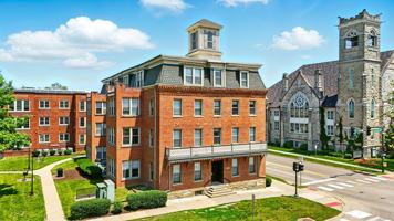 featured image of 130 E Jefferson St