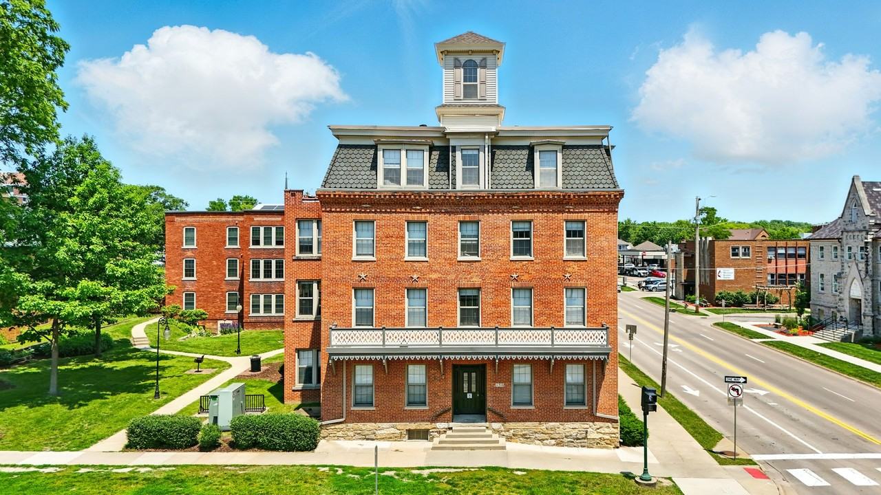 park - Parkhouse Investments - Photo 2 of 29