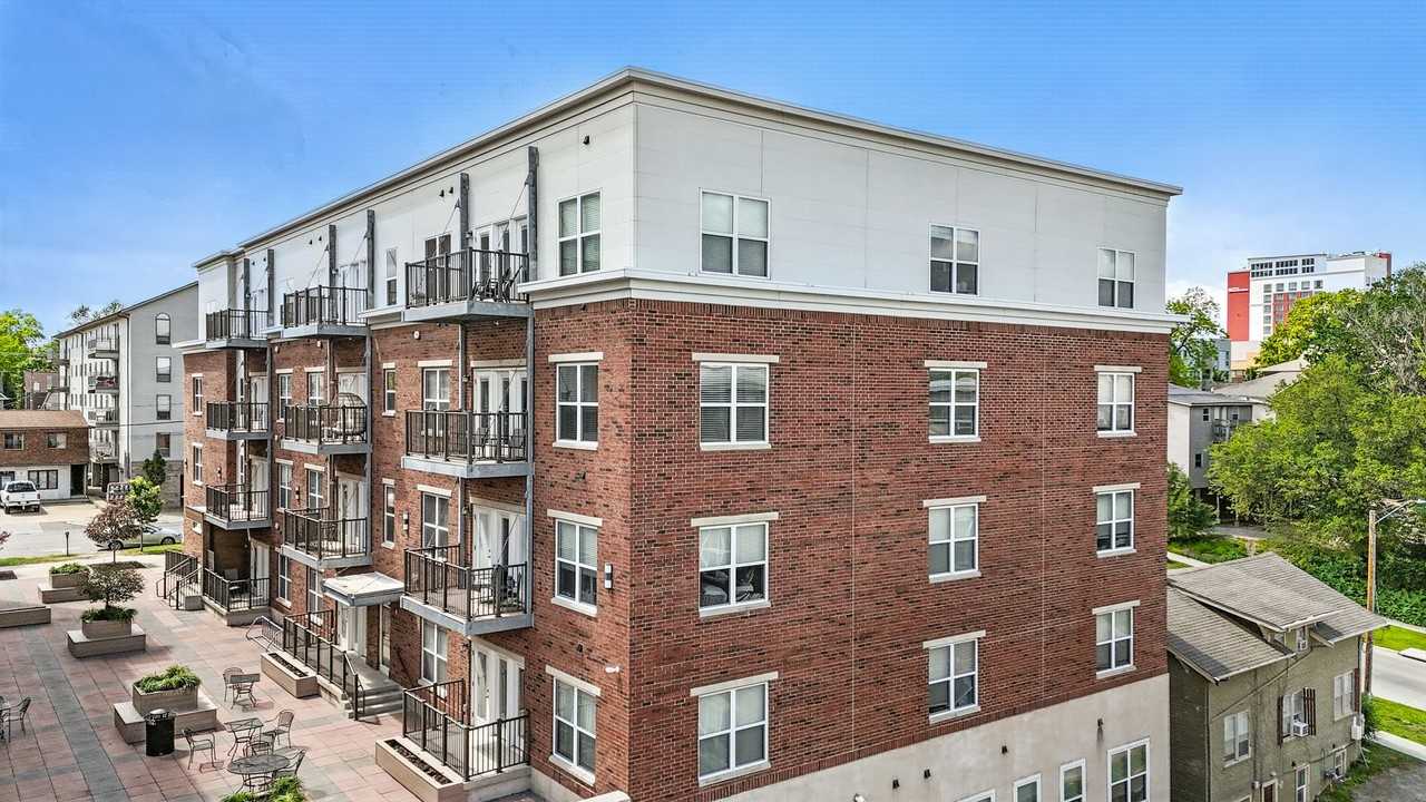 DPI602 - Dubuque Street Condos - Photo 2 of 31