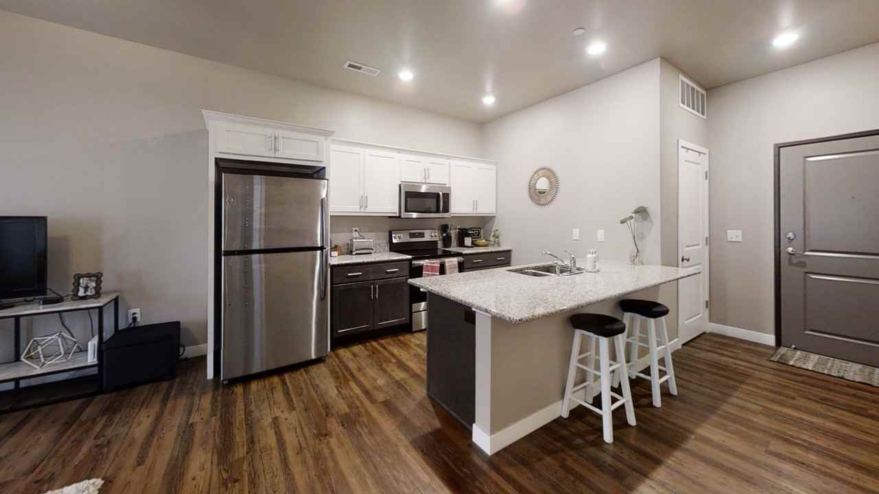 DPI602 - Dubuque Street Condos - Photo 6 of 31