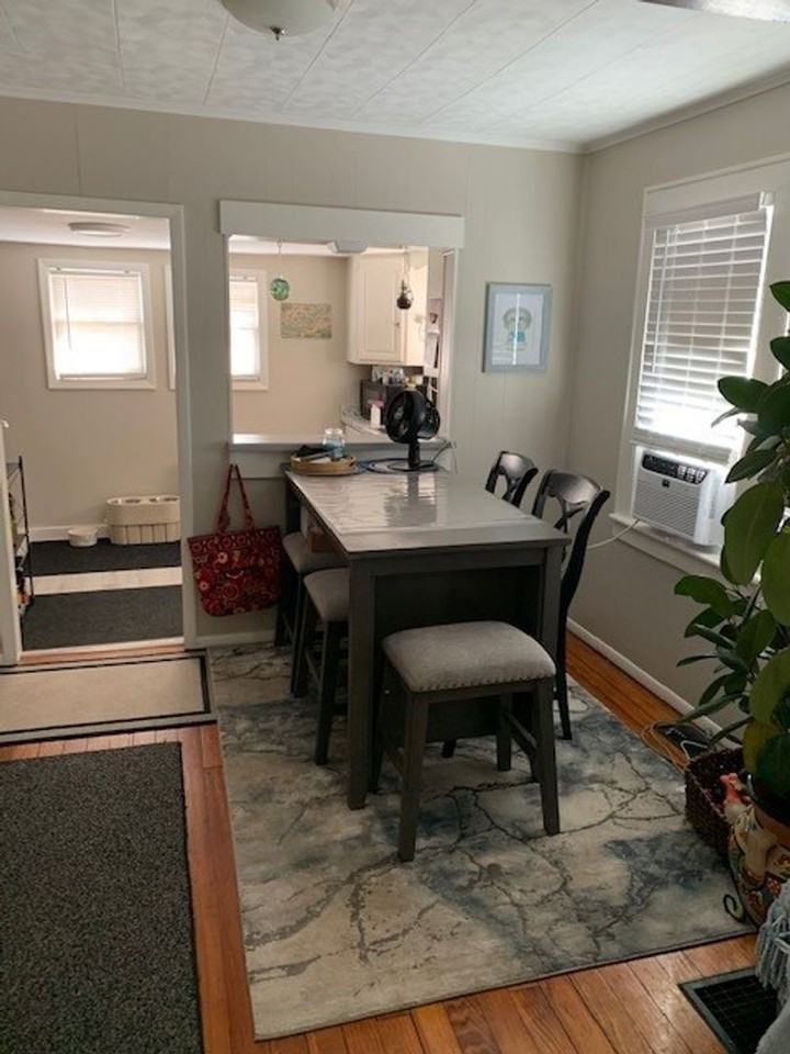 324 Fairmount Ave - Photo 4 of 10