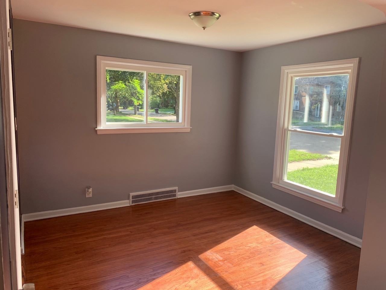 4800 Harvard Rd - Photo 7 of 10