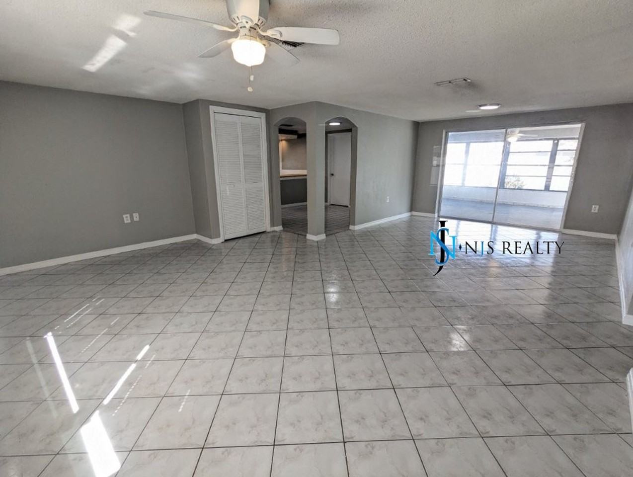 7501 San Moritz Dr - Photo 3 of 21