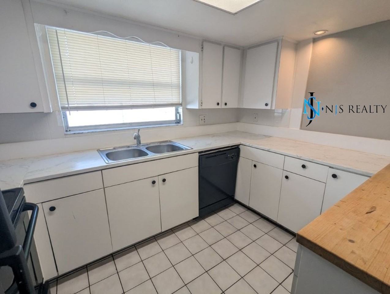 7501 San Moritz Dr - Photo 5 of 21