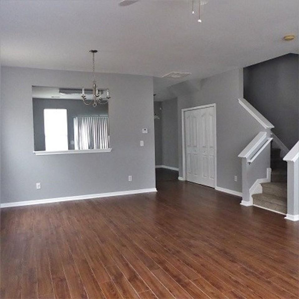 208 Bedwin Ct - Photo 2 of 26