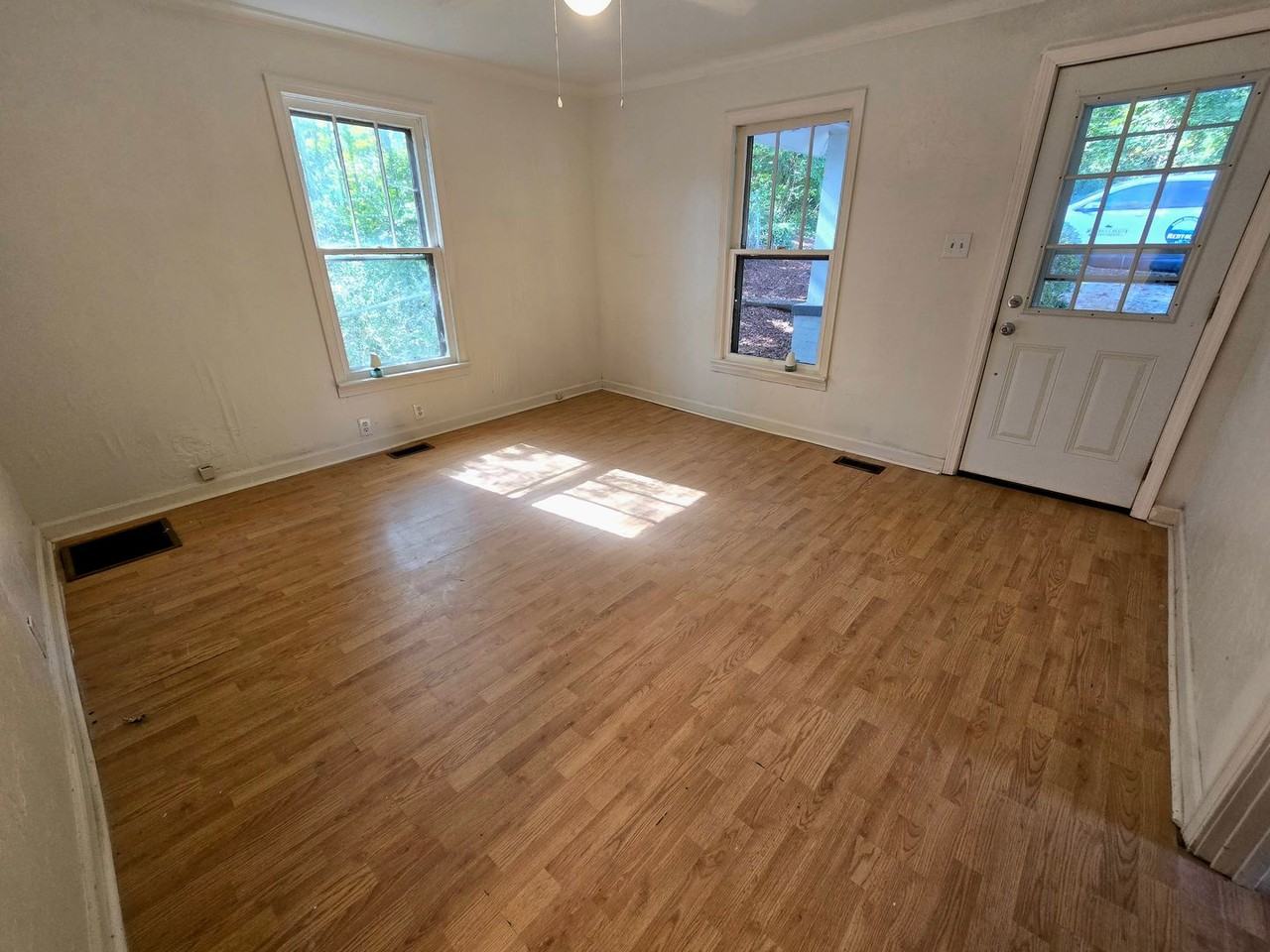 1202 Grandview Pl Nw - Photo 2 of 11