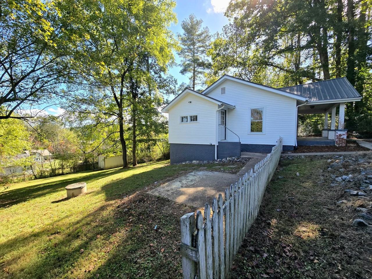 1202 Grandview Pl Nw - Photo 3 of 11