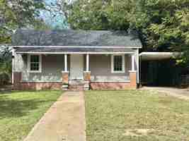 featured image of 909 Lamb St