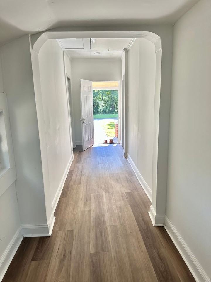 909 Lamb St - Photo 4 of 13