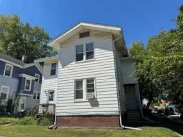 featured image of 312 N Mclean St